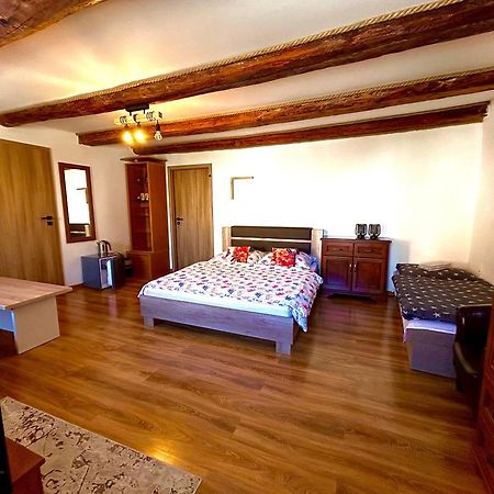 Apartman Velicka Vinaren Poprad Exteriör bild