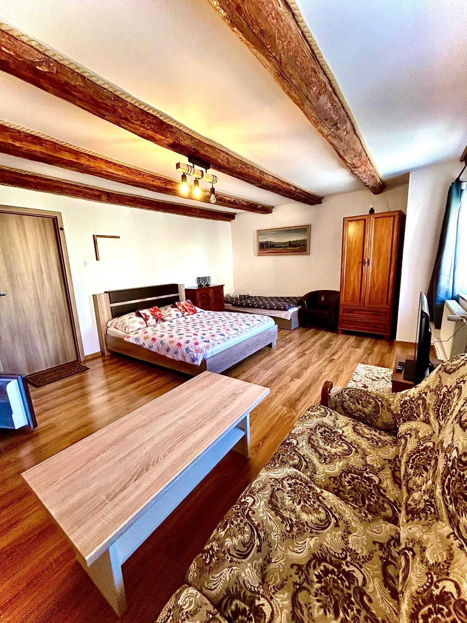 Apartman Velicka Vinaren Poprad Exteriör bild